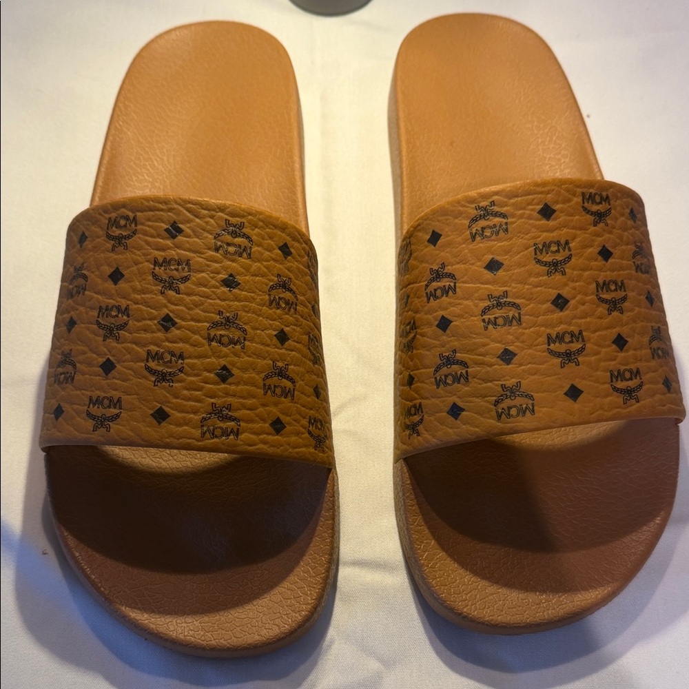 MCM Tan Logo Pattern Slides